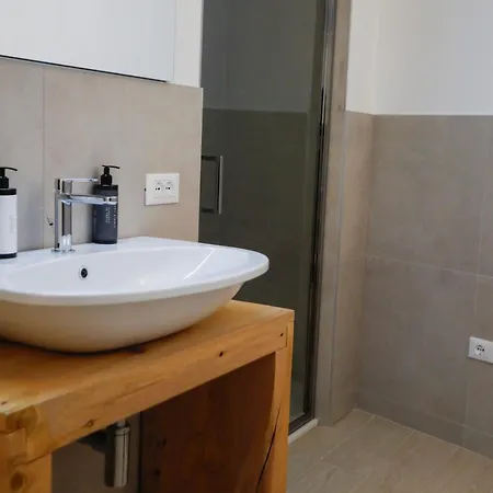 Appartamento Rifugio Di Comfort Con Cucina E Letto Queen Size *